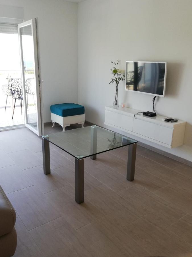 Apartmani Deluxe Jasenice  Dış mekan fotoğraf
