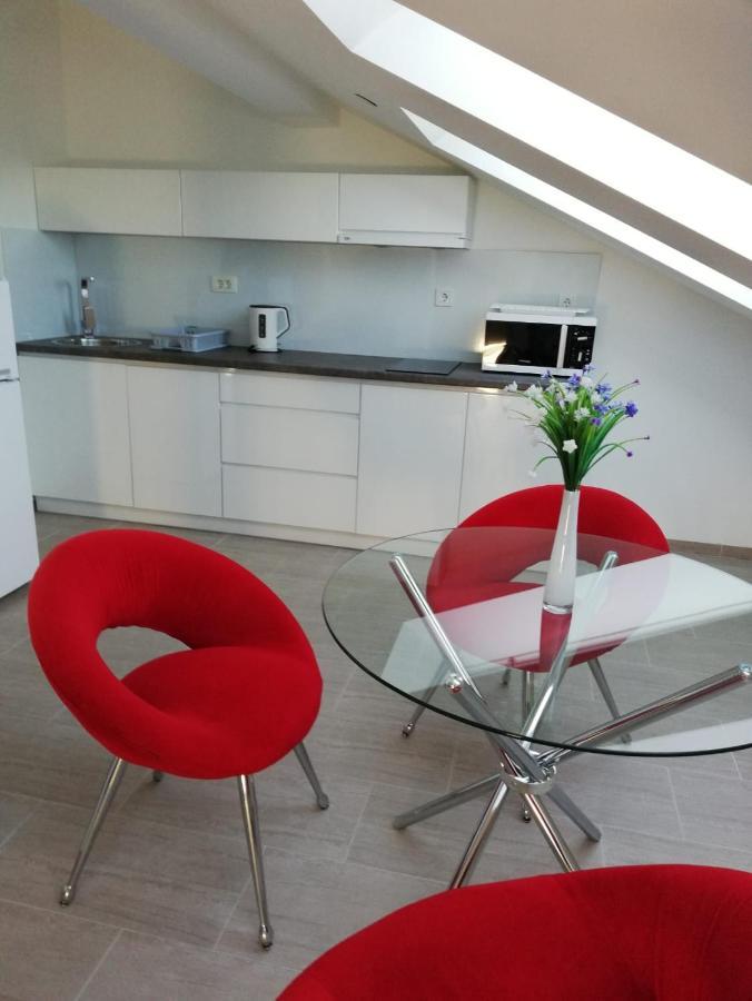 Apartmani Deluxe Jasenice  Dış mekan fotoğraf